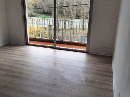location studio 35m2 lourdes
