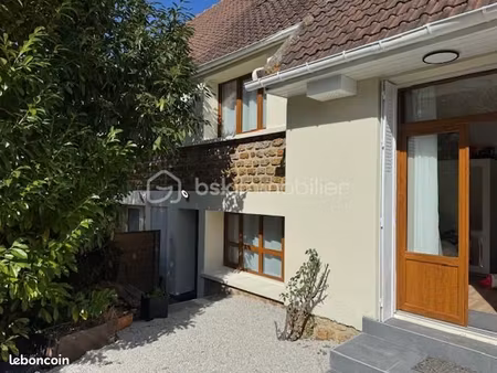 immeuble 15 pièces 210 m²