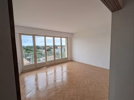 appartement 45m2 à louer + parking + cave + terasse + ascenseur fontenay le comte