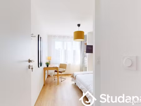 chambre 1 pièce 11 m²