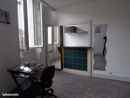 studio meublé  28m2  centre d'auch