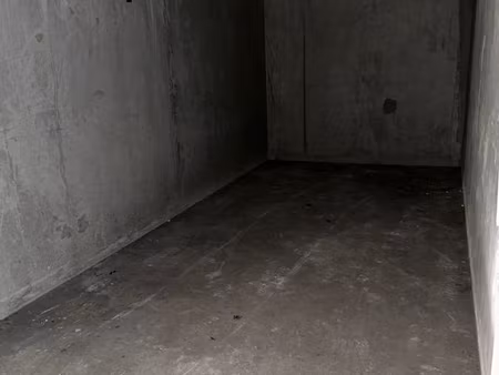 saint maur : box sous sol fermé