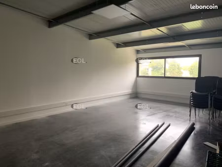 bureaux 73 m²
