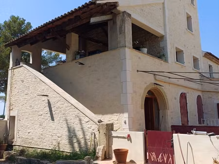 direct propriétaire grand mas 2000 m2 de planchers sur / 17 ha bio   proche de toutes comm