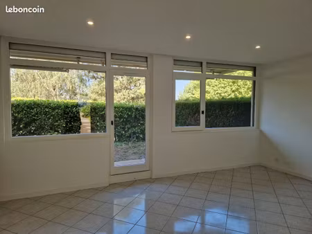 grand t2 lumineux rez jardin