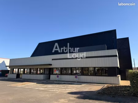 local commercial 685 m² poitiers