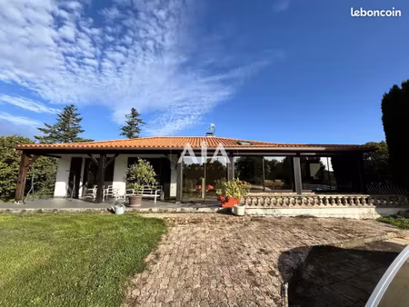 pavillon 9 pièces 13935 m²