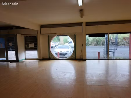 local 115 m² saint-andré