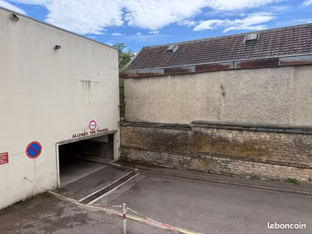 garage 1 pièce 13 m²