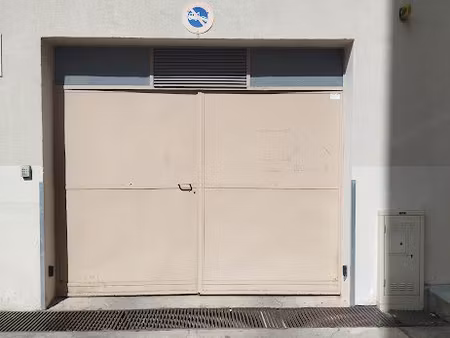 vends box garage dans parking