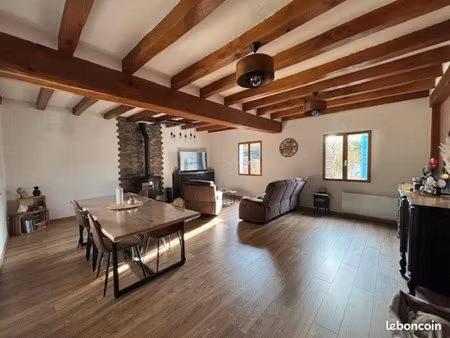grande maison rénovée avec charme et terrain clos de 680m²