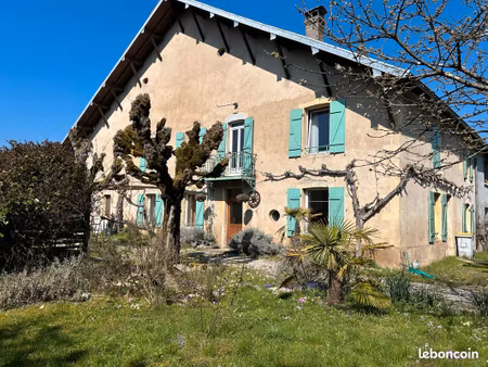 joli corps de ferme à vendre