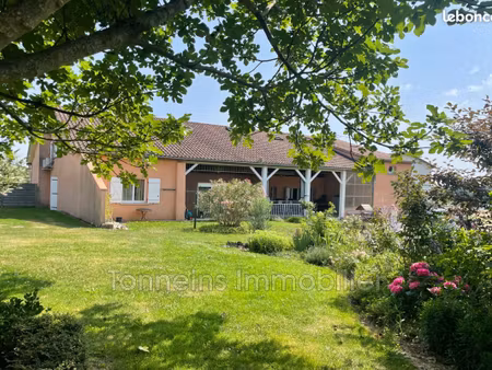 maison 8 pièces 375 m²