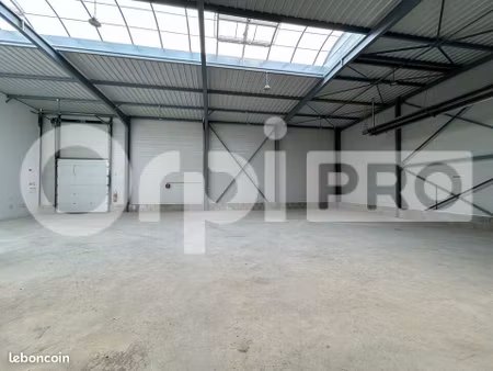 local d'activité 524 m²