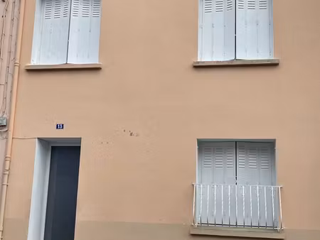 maison avec extérieur  quartier recherché  100 m2 - a house with an exterior part  in the 