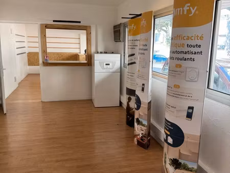 local commercial / bureaux grande devanture
