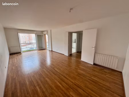 appartement entre clinique mathilde/europe et st sever
