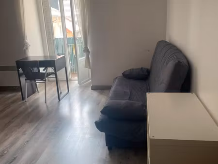location studio meublé