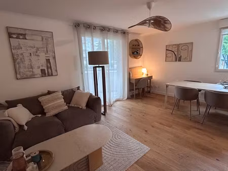 particulier loue t3 à montchat