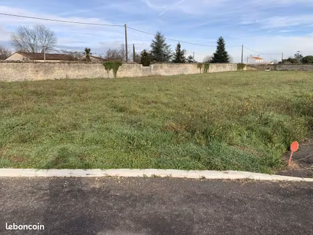 terrain à bâtir de 442 m2 au prix de 56000 à cognac (16)