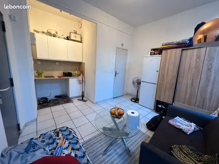 studio de 16 m² rénové  garantie visale recommandée disponible immédiatement
