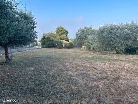terrain à bâtir viabilisé – 530 m² – permis purgé – villelaure