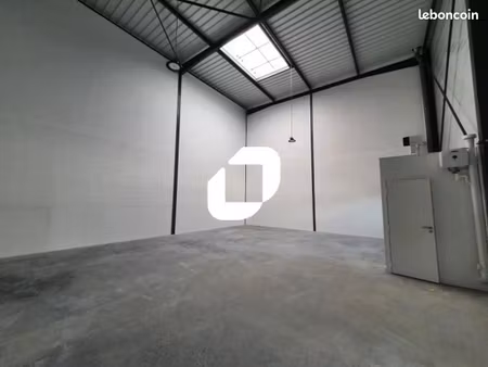 local d'activité 333 m²