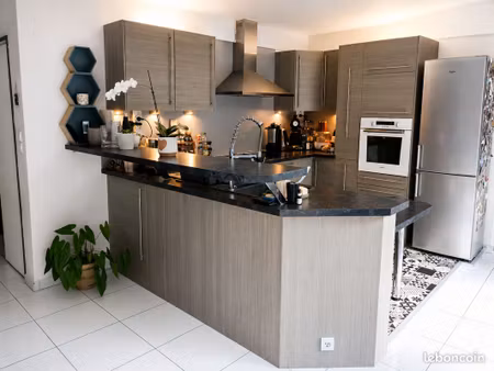 appartement f3 lumineux 71 m² avec grand balcon  cave et ascenseur – nancy scarpone