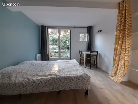 studio meublé de 18m² + salon à partager avec un.e autre étudiant.e dans notre maison