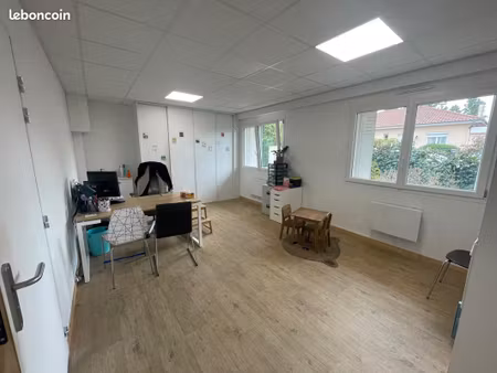 bureau de 24 m² a louer – cabinet pluridisciplinaire – tarbes