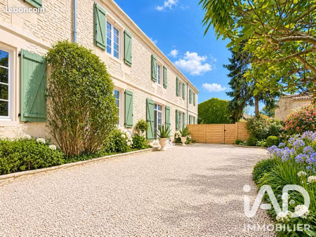 maison 7 pièces 310 m²