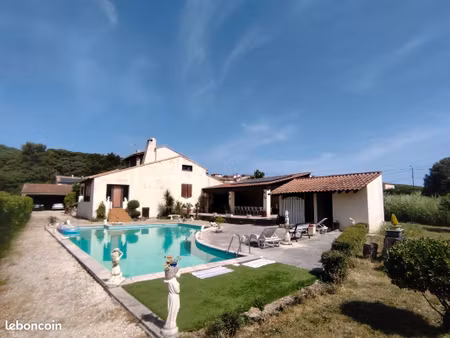 villa 5 chambres / piscine