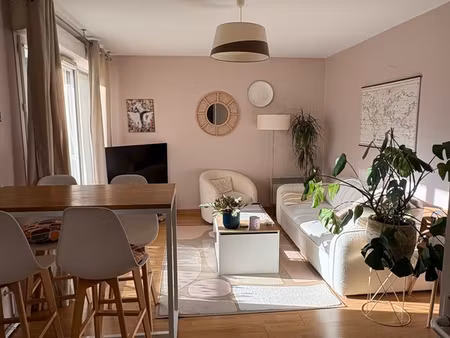 location appartement 2 pièces balcon et parking proche centre coty