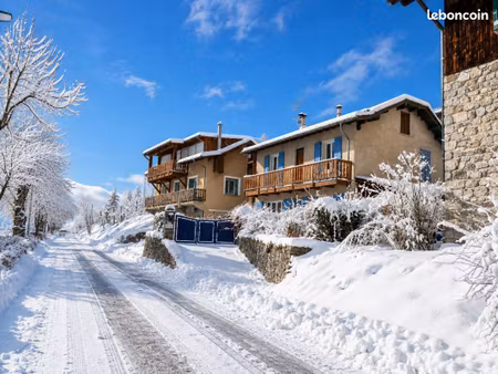 maison avec appartement indépendant proche village