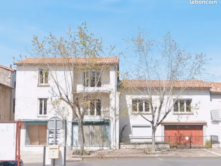 ensemble immobilier maison de ville & commerce