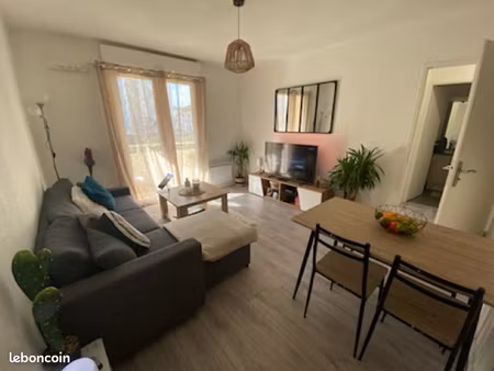 t2 meublé avec balcon à billère