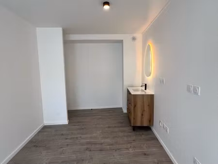 offre de location: bureau de 16m2 dans un cabinet paramédical