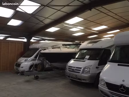 stockage hivernage emplacement parking bateaux caravanes camping car voiture