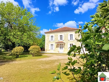 maison 6 pièces 240 m²