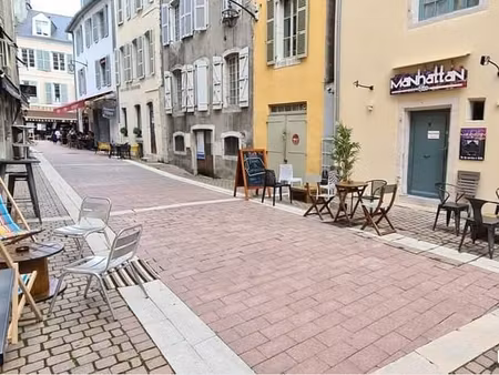 fonds de commerce bar 57m² avec licence iv + terrasses – quartier historique  pau