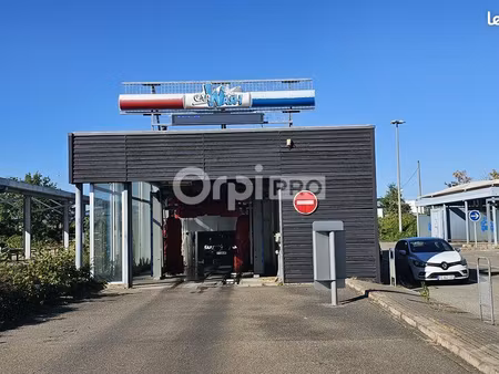 fonds de commerce 3 000 m²