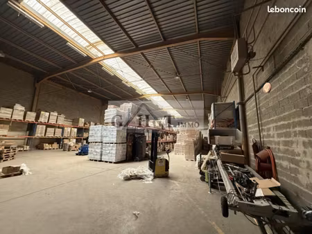 local bureaux 1 040 m²