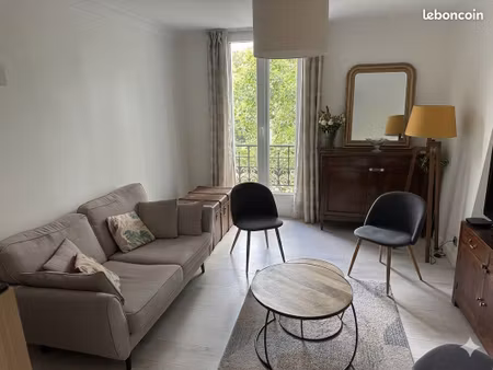 a louer : appartement lumineux 3 pièces traversant