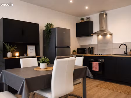 t3 meublé rénové | 49 m² | 2 chambres | cour privative | gare à 7 min
