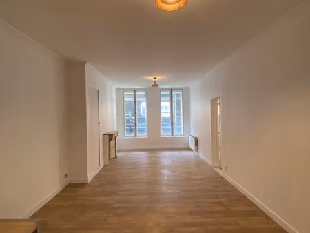 f3 rénové isolé à neuf haussmannien- 65 m² - centre