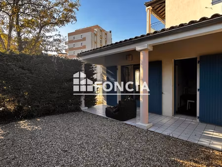 maisonnette en duplex avec jardinet et parking – à 300 m de la plage de nauzan