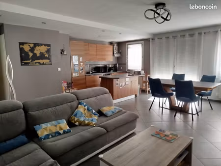 t3 74 m² – grande pièce de vie  2 balcons  parking – lyon 8 (jet d’eau / monplaisir)