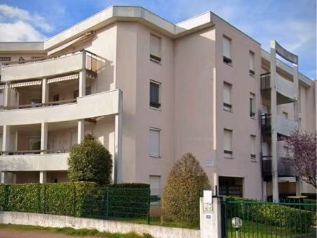 particulier loue f2 t2 dijon rue maréchal franchet d’esperey. récent et sécurisé