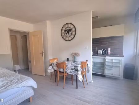 studio 1 pièce 23 m²