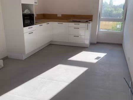 t2 rénovés – 37 et 40 m² – terrasse – cadre calme campagne – dossier requis avant visite